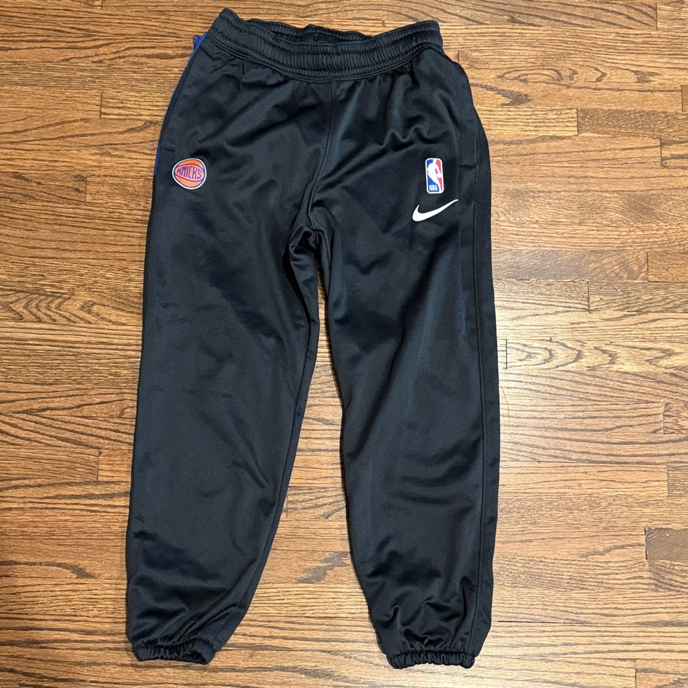 Nike Kids Black Knicks / NBA Logo Joggers- size Medium